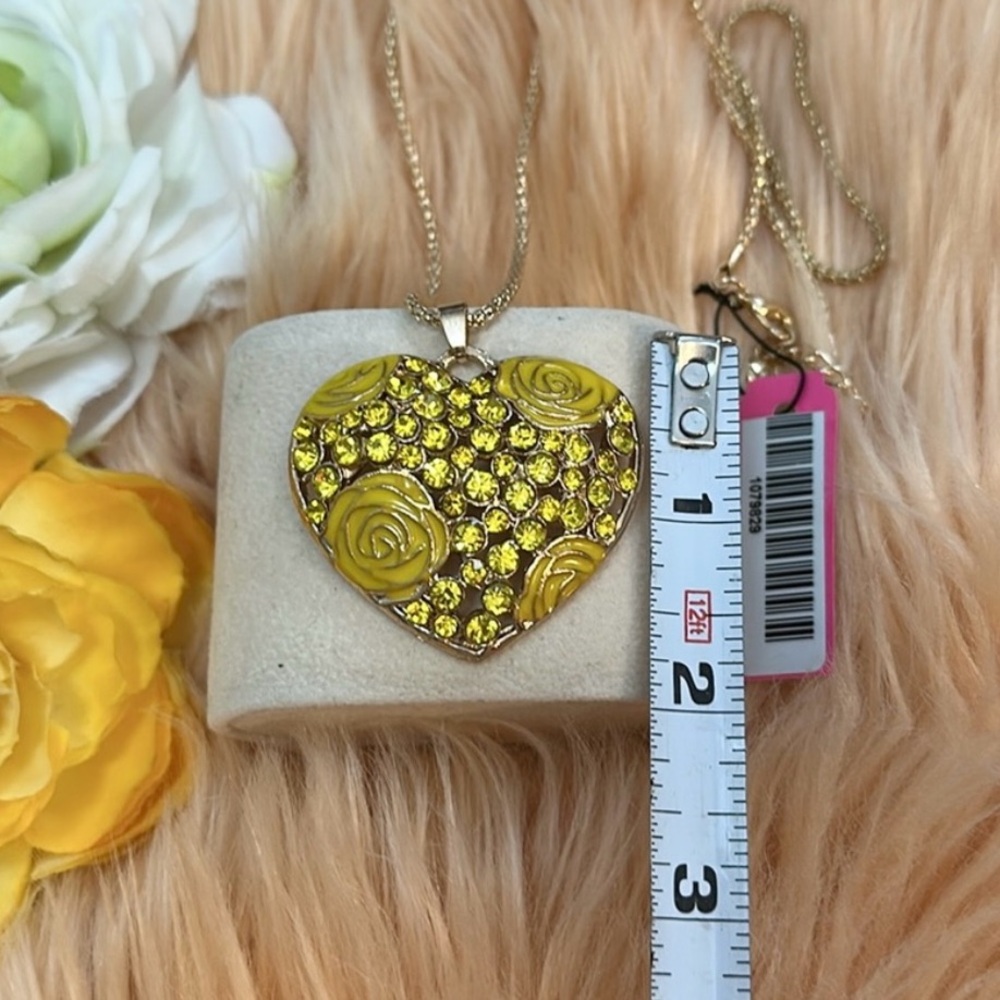 Floral Heart Pendant Necklace With Yellow Gemstone & Enamel NEW! FIRM 65% OFF - Picture 3 of 4